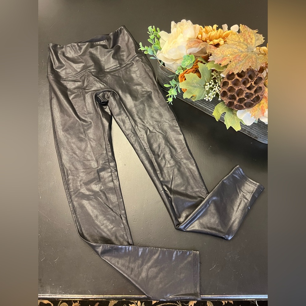 Jane And Bleecker Black Faux Leather Looking Shiny Stretch Ankle Leggings Sz M